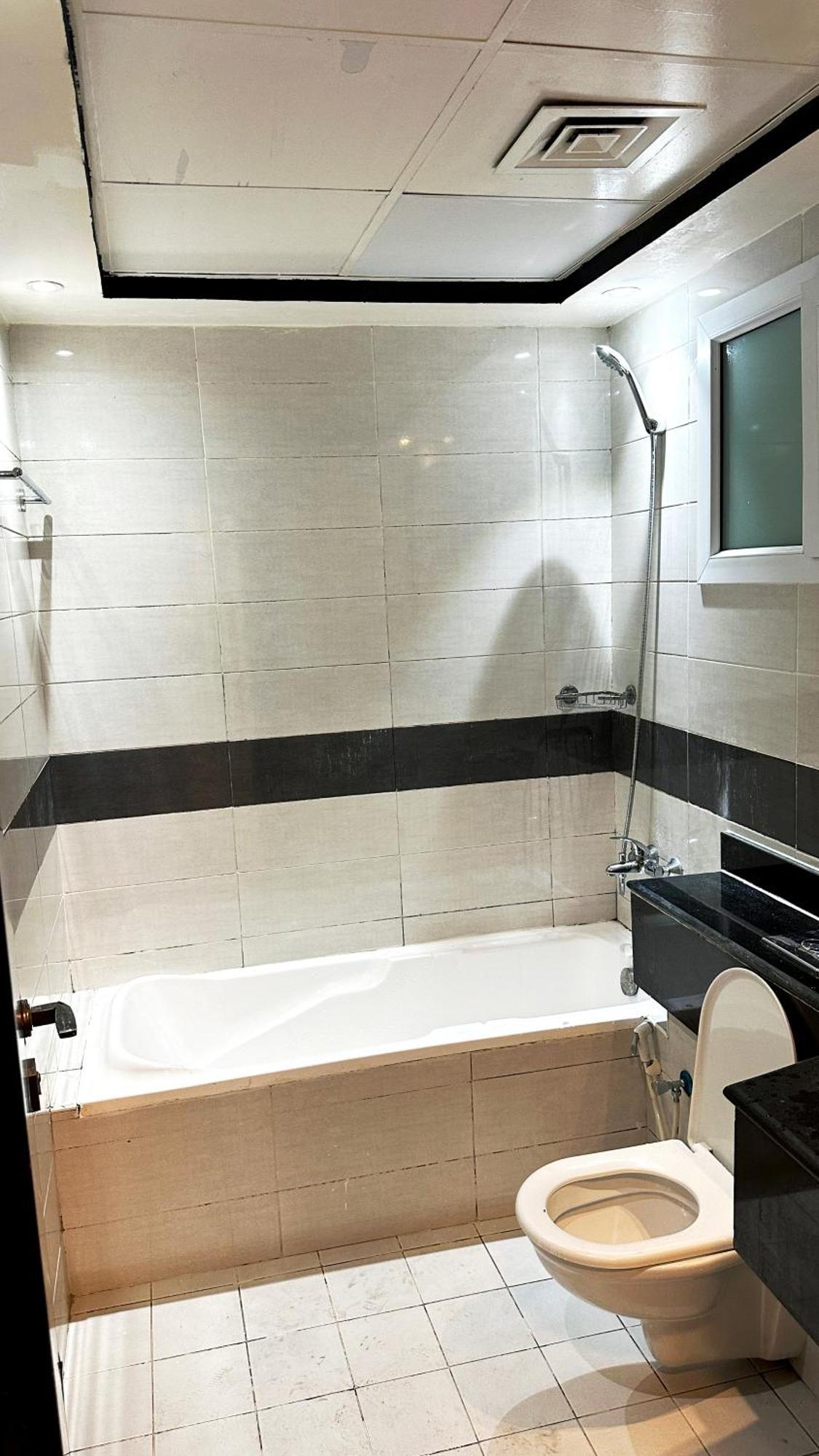 Partition In Al Seef Near Burjuman Metro Alloggio in famiglia Dubai
