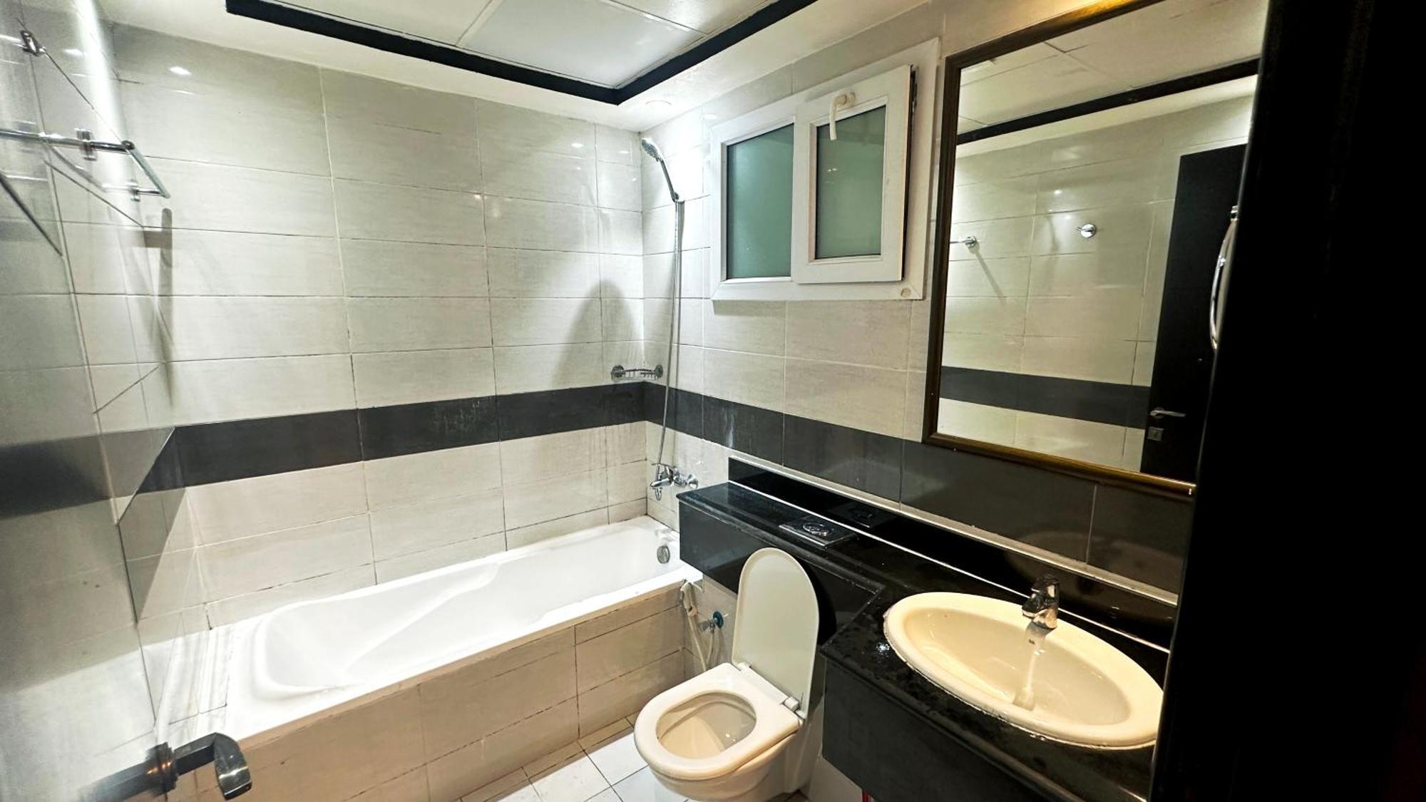 Partition In Al Seef Near Burjuman Metro Alloggio in famiglia Dubai